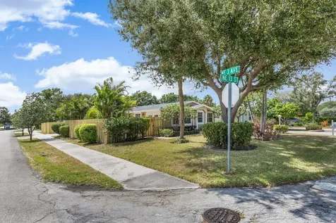 272 Ne 13th Street Delray Beach FL 33483