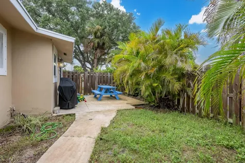 272 Ne 13th Street Delray Beach FL 33483