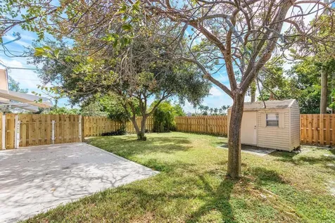 272 Ne 13th Street Delray Beach FL 33483