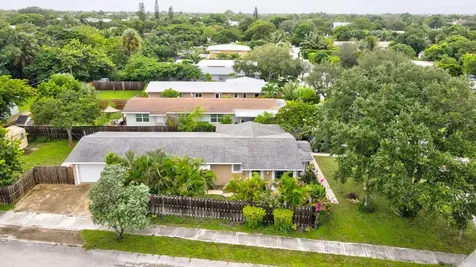 272 Ne 13th Street Delray Beach FL 33483