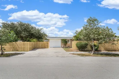 272 Ne 13th Street Delray Beach FL 33483