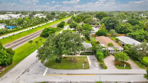 272 Ne 13th Street Delray Beach FL 33483