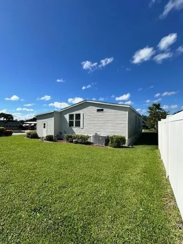 7955 Se Independence Avenue Hobe Sound FL 33455