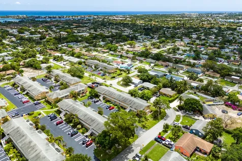 2102 Ne 1st Way Boynton Beach FL 33435