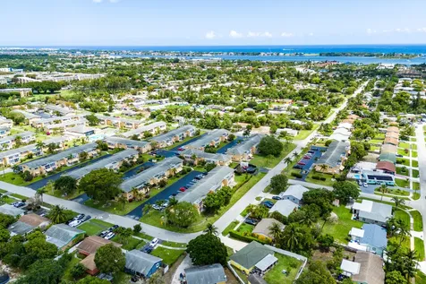 2102 Ne 1st Way Boynton Beach FL 33435