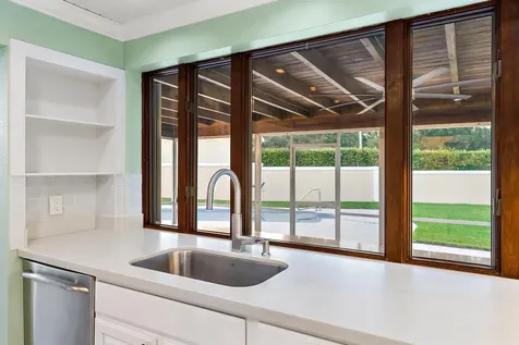 77 Holly Circle Tequesta FL 33469
