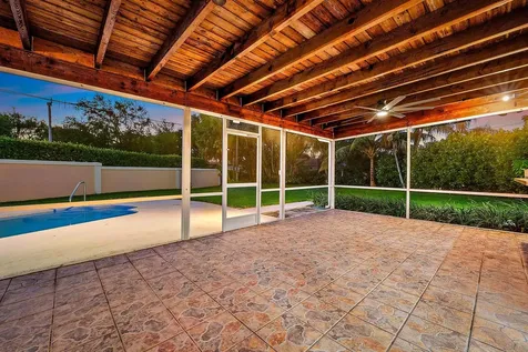 77 Holly Circle Tequesta FL 33469