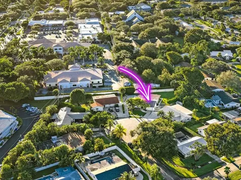 77 Holly Circle Tequesta FL 33469