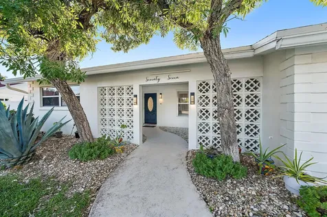 77 Holly Circle Tequesta FL 33469