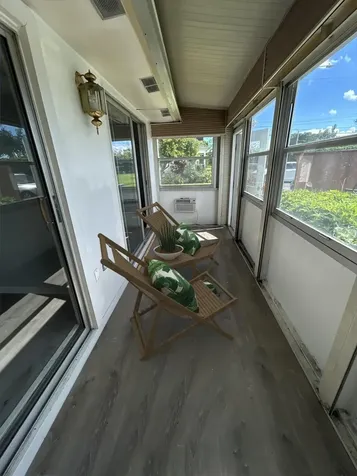 5 Valencia Delray Beach FL 33446