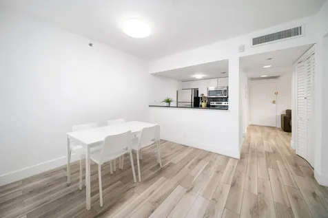 834 Ocean Drive Miami Beach FL 33139