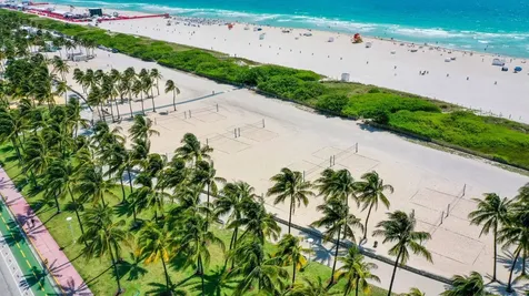 834 Ocean Drive Miami Beach FL 33139