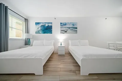 834 Ocean Drive Miami Beach FL 33139