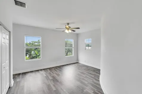 16383 73rd Terrace Palm Beach Gardens FL 33418