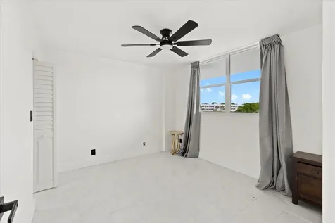 112 Royal Park Drive Oakland Park FL 33309