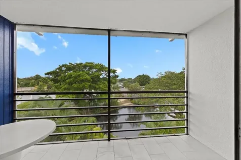 112 Royal Park Drive Oakland Park FL 33309