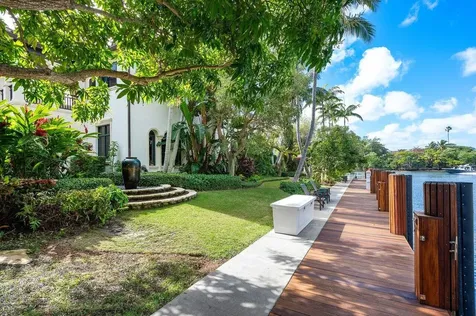 8 Driftwood Landing Gulf Stream FL 33483
