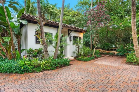 8 Driftwood Landing Gulf Stream FL 33483