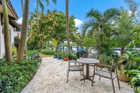 8 Driftwood Landing Gulf Stream FL 33483