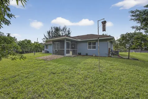 11415 40th Street Royal Palm Beach FL 33411