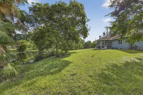 11415 40th Street Royal Palm Beach FL 33411