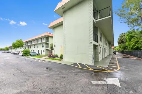 803 W Oakland Park Boulevard Oakland Park FL 33311