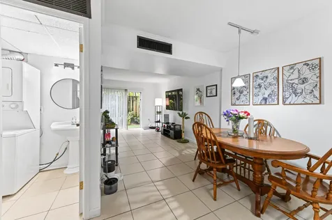 803 W Oakland Park Boulevard Oakland Park FL 33311