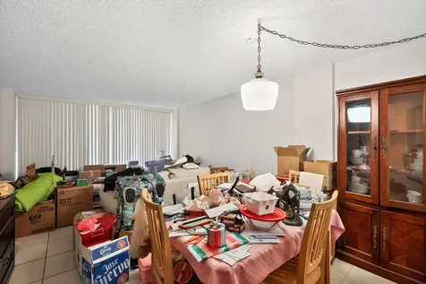 111 Royal Park Drive Oakland Park FL 33309