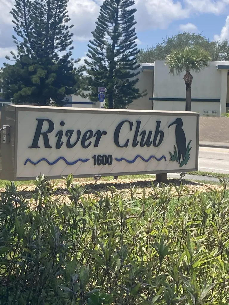 1600 Se Dixie Highway Jensen Beach FL 34957