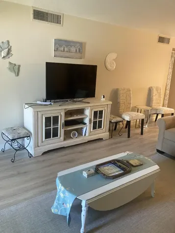 1600 Se Dixie Highway Jensen Beach FL 34957