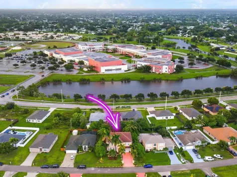 565 Sw Halden Avenue Port Saint Lucie FL 34953