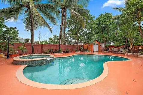 565 Sw Halden Avenue Port Saint Lucie FL 34953