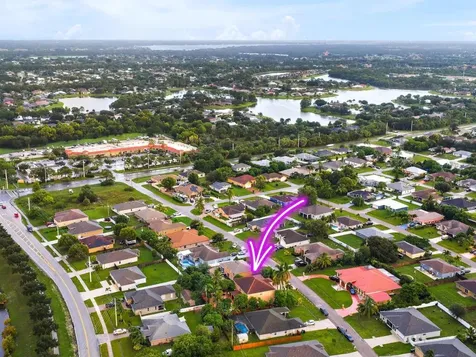 565 Sw Halden Avenue Port Saint Lucie FL 34953