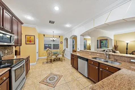 565 Sw Halden Avenue Port Saint Lucie FL 34953