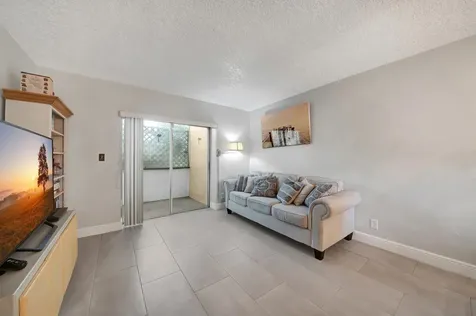 2812 S Garden Drive Lake Worth FL 33461