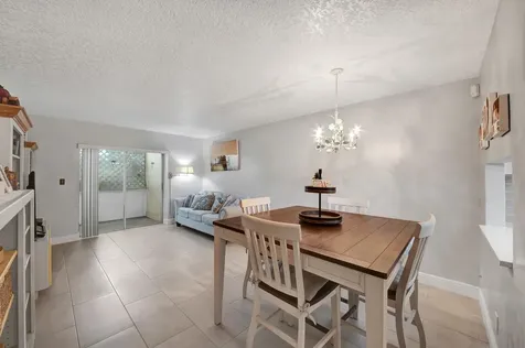 2812 S Garden Drive Lake Worth FL 33461