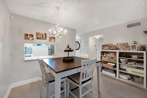 2812 S Garden Drive Lake Worth FL 33461
