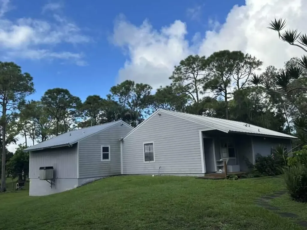 13264 55th Road The Acreage FL 33411