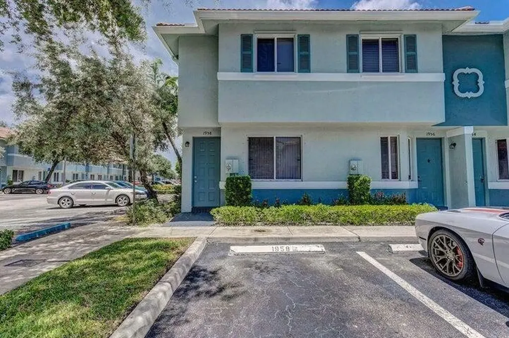 1958 Hibiscus Lane Riviera Beach FL 33404