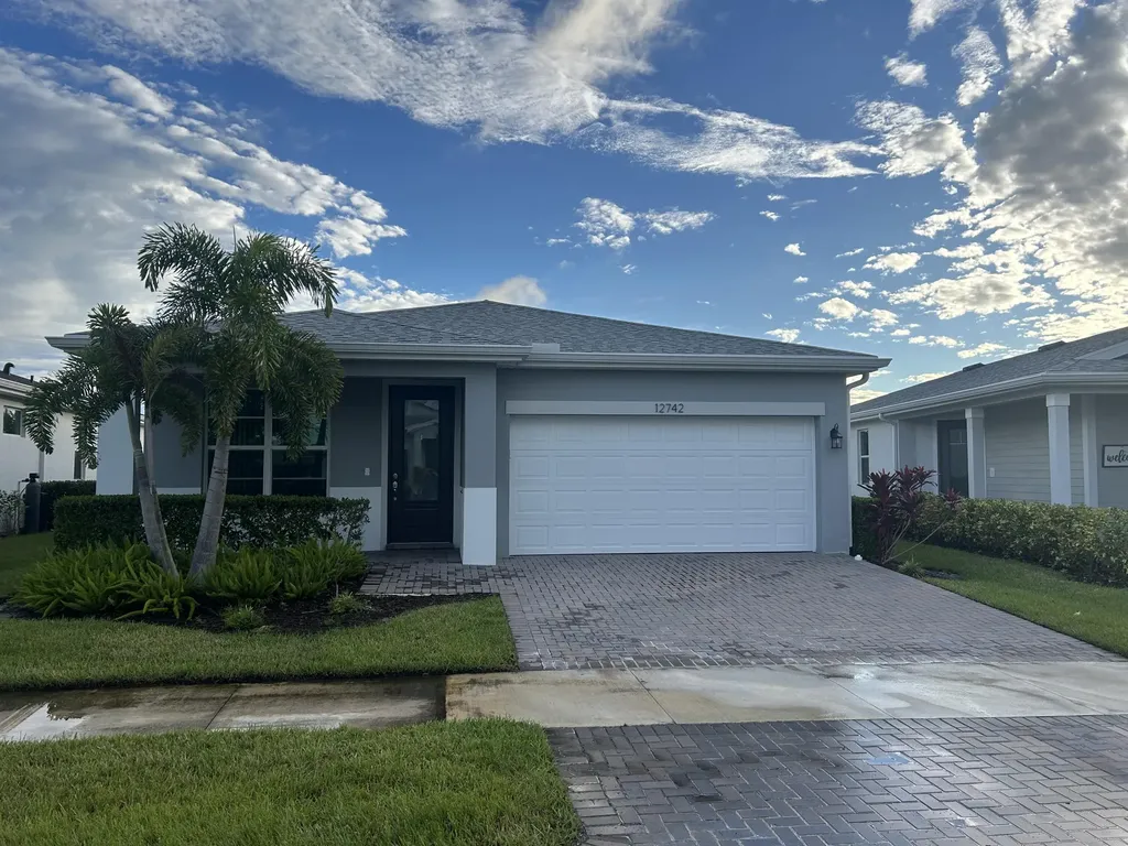 12742 SW Phoenix Drive Port Saint Lucie FL 34987