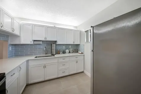 2812 S Garden Drive Lake Worth FL 33461