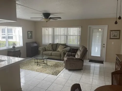 424 Chatham U West Palm Beach FL 33417