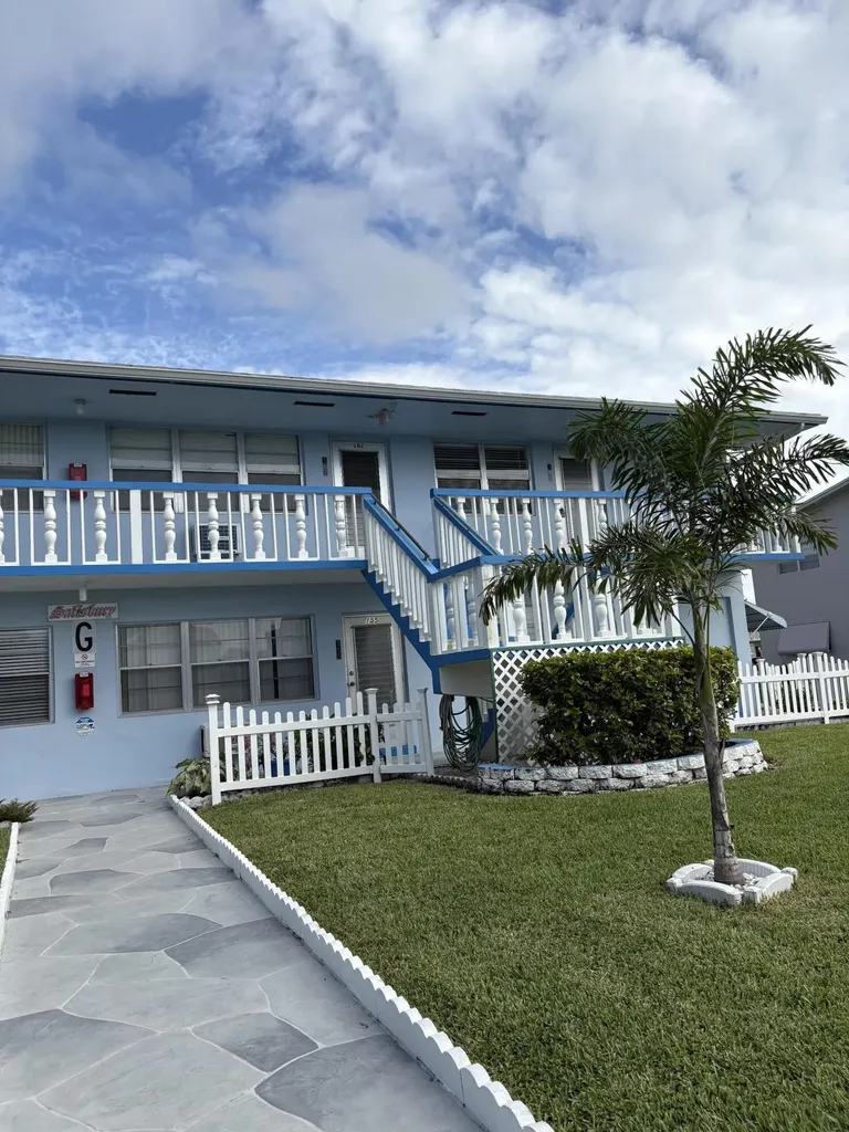 168 Salisbury G West Palm Beach FL 33417