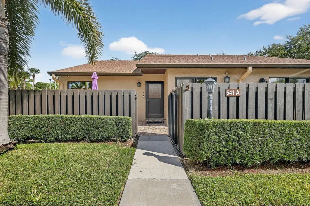 541 Shady Pine Way Greenacres FL 33415