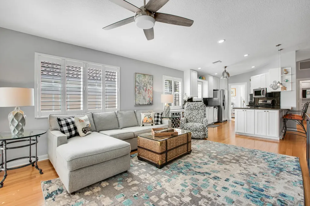 904 Magdalena Road Palm Beach Gardens FL 33410