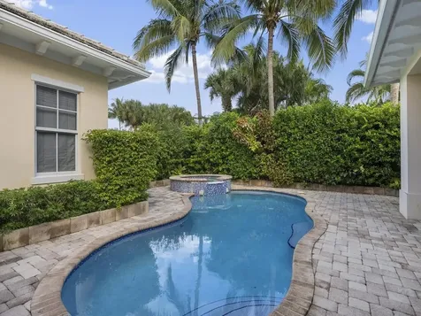 6585 Martinique Way Vero Beach FL 32967