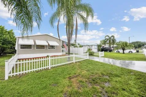 8199 Se Eagle Avenue Hobe Sound FL 33455