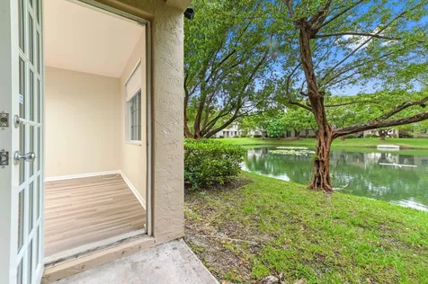 975 Tortuga Lane Riviera Beach FL 33404