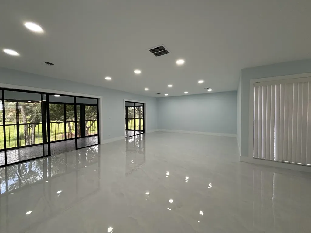 9266 Vista Del Lago Boca Raton FL 33428