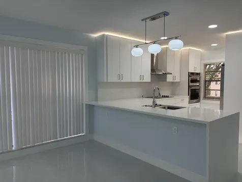 9266 Vista Del Lago Boca Raton FL 33428